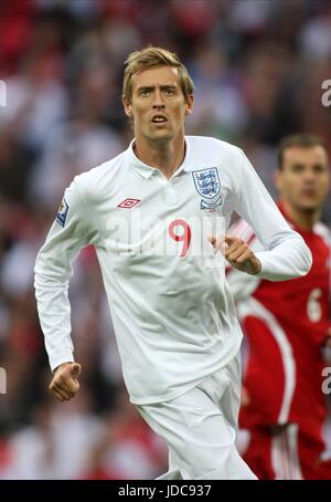 PETER CROUCH ENGLAND & PORTSMOUTH FC WEMBLEY STADIUM LONDON ENGLAND 10 June 2009 Stock Photo