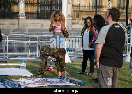 Westminster, UK. 19th Jun, 2017. One minute silence at Westminster for the victims of the Grenfell Tower fire. Credit: Sebastian Remme/Alamy Live News Stock Photo