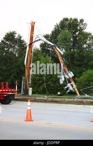 Colombia, Minnesota, USA. 20th June, 2017. Columbia Water and Light work to replace a sleeping driver's damage Credit: Redd Roberts/Alamy Live News Stock Photo