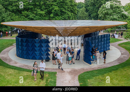 Hyde Park, London, UK. 20th Jun, 2017. The new Serpentine Pavilion designed by Diebedo Francis Kere is opened outside the Serpentine gallery in Hyde Park. Credit: Guy Bell/Alamy Live News Stock Photo