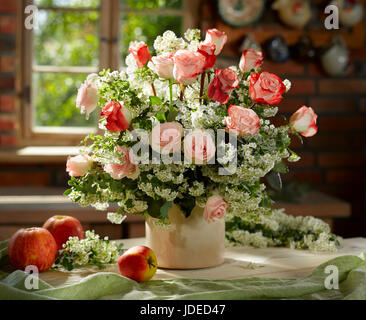 Still life with bouquet of garden roses Stock Photo - Alamy