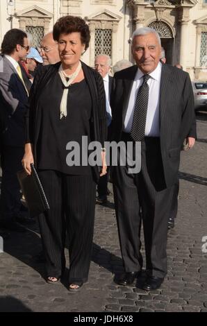 ROMA - PIAZZA DEL QUIRINALE - GLI INVITATI AL RICEVIMENTO PER LA FESTA DEL 2 GIUGNO - nella foto CARLA FENDI E MARITO CANDIDO | Stock Photo