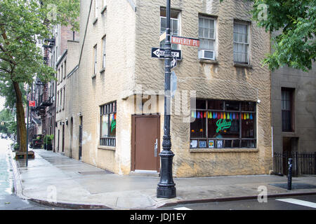 Gay club new york hi-res stock photography and images - Alamy