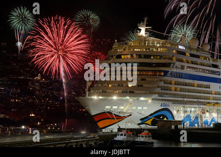 Fireworks on Madeira, New Year's Eve, Funchal, cruise ship Aida blu, Feuerwerk auf Madeira, Silvester, Kreuzfahrtschiff Aida blu Stock Photo
