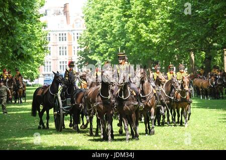 London: 21th June 2017. The Royal Artillary fire a 41 Gun Royal Salute in Green Park.The State Opening of Parliament marks the formal start of the parliamentary year and the Queen's Speech sets out the governments agenda for the coming session.  :Credit claire doherty Alamy/Live News. Stock Photo