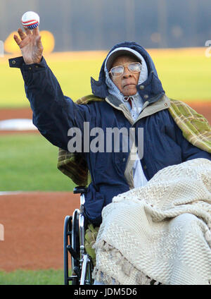 Davenport, Iowa, USA. 5th Apr, 2012. Shelby Harris of Rock Island - at 111, the oldest man in the United States - throws out the first pitch Thursday, April 5, 2012, during the Quad-Cities River Bandits' season opener. Credit: John Schultz/Quad-City Times/ZUMA Wire/Alamy Live News Stock Photo