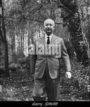 Christian dior 1957 hi-res stock photography and images - Alamy