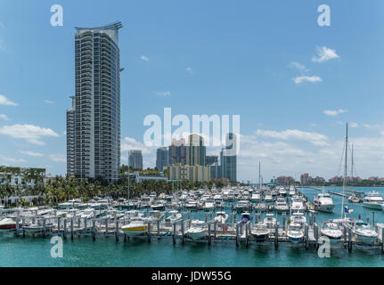 Moored yachts and condos in Miami Beach South Pointe, Florida, USA Stock Photo