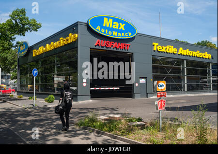 14.06.2017, Berlin, Germany, Europe - A car wash station in Berlin's district of Wittenau. Stock Photo