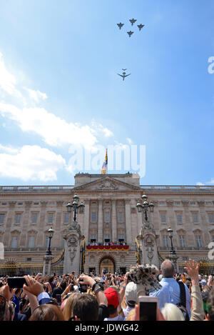 Queen's birthday flypast over Buckingham Palace after Trooping the Colour 2017 in The Mall, London, UK Stock Photo