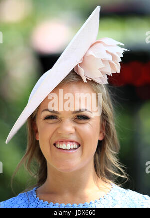 Eleanor Simmonds OBE presents the trophy for the Queen Mary Stakes during day two of Royal Ascot at Ascot Racecourse. Stock Photo