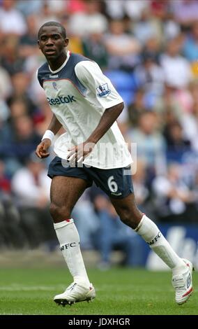 FABRICE MUAMBA BOLTON WANDERERS FC REEBOK STADIUM BOLTON ENGLAND 30 August 2008 Stock Photo