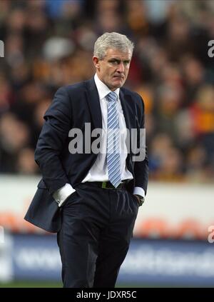 MARK HUGHES MANCHESTER CITY MANAGER KC STADIUM HULL ENGLAND 16 November 2008 Stock Photo