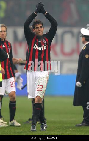 KAKA WAVES TO SAN SIRO FANS AC MILAN SAN SIRO MILAN ITALY 17 January 2009 Stock Photo