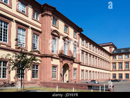 Mannheim Palace (Mannheimer Schloss), partially used by the University of Mannheim, Mannheim, Baden-Württemberg, Germany Stock Photo