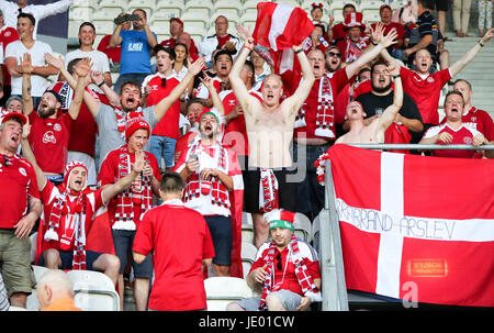 Cracow, Poland. 21st June, 2017. Danish fans cheer on their team during the group C preliminary stage soccer match between Germany and Denmark at the U-21 European Championship that took place in Cracow, Poland, 21 June 2017. Photo: Jan Woitas/dpa-Zentralbild/dpa/Alamy Live News