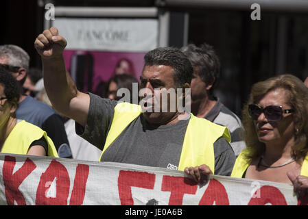 Athens, Greece. 22nd June, 2017. Protesters march holding banners and shouting slogans against the government. Municipal fixed term workers took to the streets to demand their contracts are changed to permanent. Credit: Nikolas Georgiou/ZUMA Wire/Alamy Live News Stock Photo
