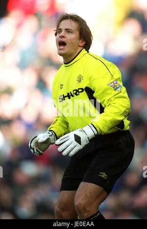 MARK BOSNICH MANCHESTER UNITED FC 20 February 2000 Stock Photo