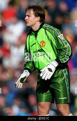 MARK BOSNICH MANCHESTER UNITED FC 25 March 2000 Stock Photo