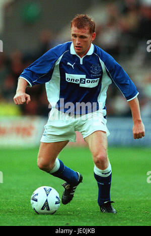 MARK PEMBRIDGE EVERTON FC 31 July 2000 Stock Photo