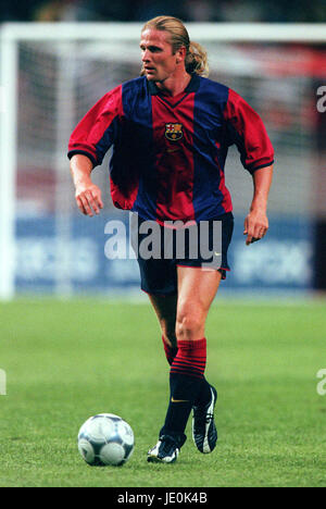 EMMANUEL PETIT FC BARCELONA AMSTERDAM AMSTERDAM HOLLAND 05 August 2000 Stock Photo