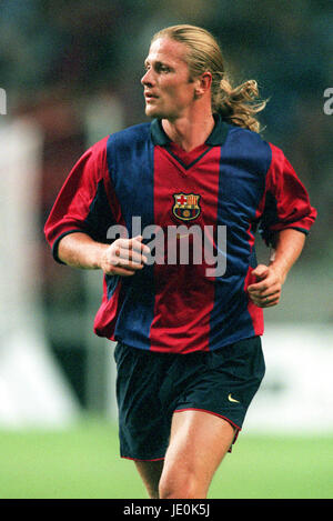 EMMANUEL PETIT FC BARCELONA 05 August 2000 Stock Photo