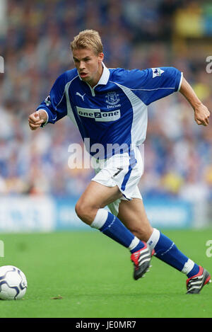 NICLAS ALEXANDERSSON EVERTON FC M 26 August 2000 Stock Photo - Alamy