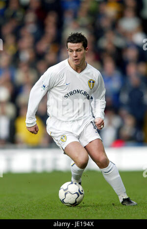 IAN HARTE LEEDS UNITED FC LEEDS ELLAND ROAD 03 February 2002 Stock Photo