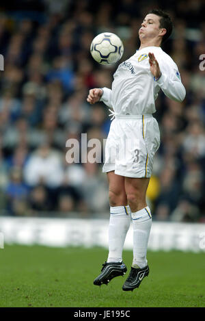 IAN HARTE LEEDS UNITED FC LEEDS ELLAND ROAD 03 February 2002 Stock Photo