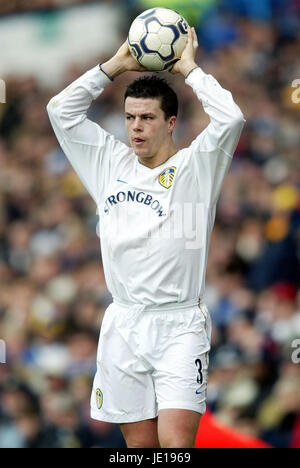 IAN HARTE LEEDS UNITED FC LEEDS ELLAND ROAD 03 February 2002 Stock Photo