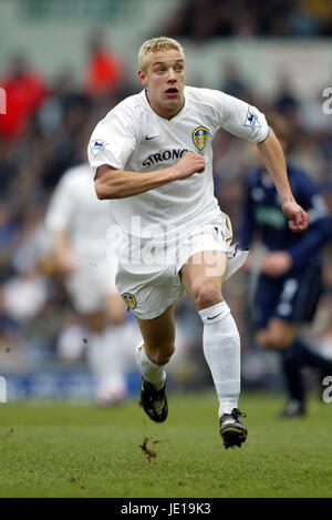 ALAN SMITH LEEDS UNITED FC ELLAND ROAD LEEDS 17 March 2002 Stock Photo