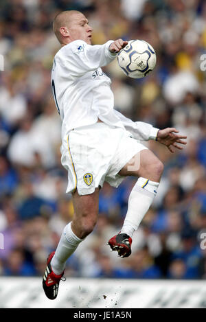 SETH JOHNSON LEEDS UNITED FC ELLAND ROAD LEEDS 30 March 2002 Stock Photo