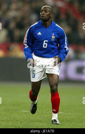 CLAUDE MAKELELE FRANCE & REAL MADRID CF STADE FRANCE PARIS 27 March 2002 Stock Photo