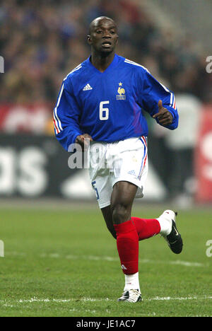 CLAUDE MAKELELE FRANCE & REAL MADRID CF STADE FRANCE PARIS 27 March 2002 Stock Photo