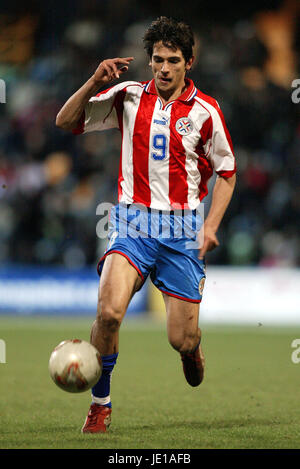 ROQUE SANTA CRUZ PARAGUAY & BAYERN MUNICH WORLD CUP FRANKFURT GERMANY 10  June 2006 Stock Photo - Alamy