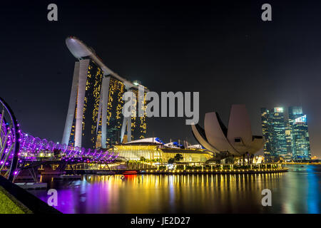 Midnight shot of Marina Bay Sands from Helix Bridge Stock Photo