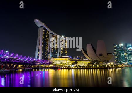 Midnight shot of Marina Bay Sands from Helix Bridge Stock Photo