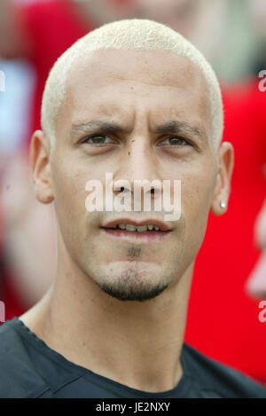 RIO FERDINAND MANCHESTER UNITED FC  BOURNMOUTH 27 July 2002 Stock Photo