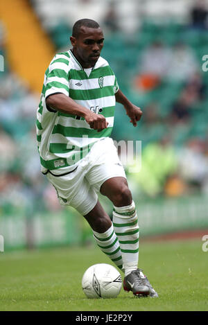 DIDIER AGATHE GLASGOW CELTIC FC CELTIC PARK GLASGOW 27 July 2002 Stock Photo