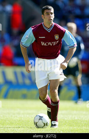 MARK DELANEY ASTON VILLA FC REEBOK STADIUM BOLTON 01 September 2002 Stock Photo