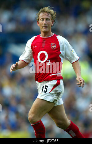 RAY PARLOUR ARSENAL FC STAMFORD BRIDGE CHELSEA LONDON 01 September 2002 Stock Photo