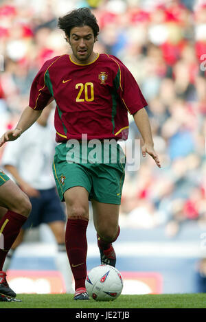 HUGO VIANA PORTUGAL & NEWCASTLE UNITED FC VILLA PARK BIRMINGHAM ENGLAND 07 September 2002 Stock Photo