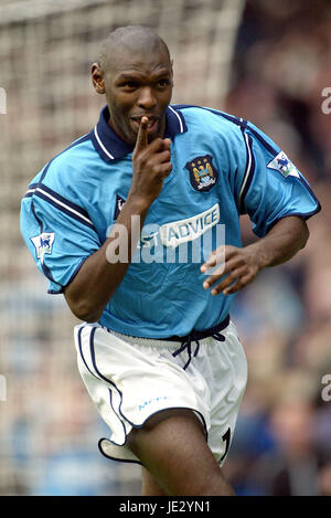 SHAUN GOATER MANCHESTER CITY FC MAINE ROAD MANCHESTER ENGLAND 09 November 2002 Stock Photo