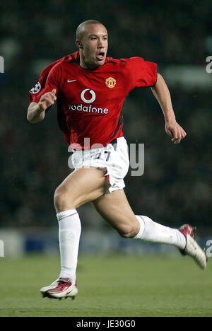 MIKAEL SILVESTRE MANCHESTER UNITED FC OLD TRAFFORD MANCESTER 11 December 2002 Stock Photo