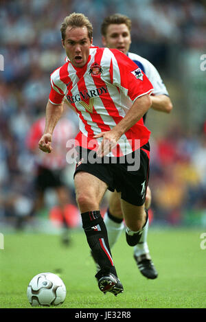 JASON MCATEER SUNDERLAND FC EWOOD PARK BLACKBURN ENGLAND 17 August 2002 Stock Photo