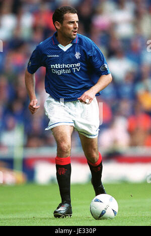 KEVIN MUSCAT GLASGOW RANGERS FC IBROX STADIUM GLASGOW SCOTLAND 25 August 2002 Stock Photo