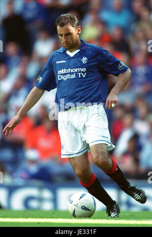 KEVIN MUSCAT GLASGOW RANGERS FC IBROX STADIUM GLASGOW SCOTLAND 25 August 2002 Stock Photo
