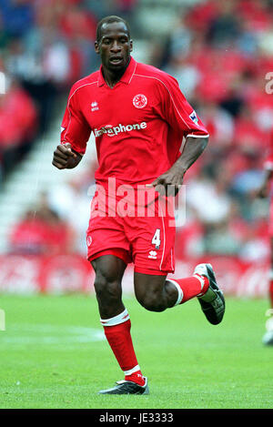 UGO EHIOGU MIDDLESBROUGH FC RIVERSIDE STADIUM MIDDLESBROUGH ENGLAND 31 August 2002 Stock Photo