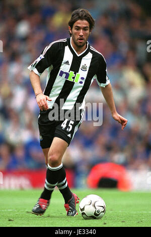 HUGO VIANA NEWCASTLE UNITED FC STAMFORD BRIDGE LONDON ENGLAND 14 September 2002 Stock Photo