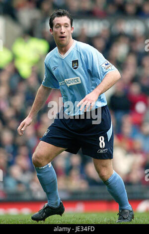 ROBBIE FOWLER MANCHESTER CITY FC OLD TRAFFORD MANCHESTER ENGLAND 13 December 2003 Stock Photo